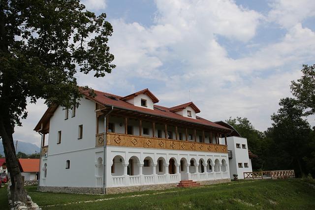 Romania Revealed: A Comprehensive Travel Guide to Discovering the Land of Castles and Legends
